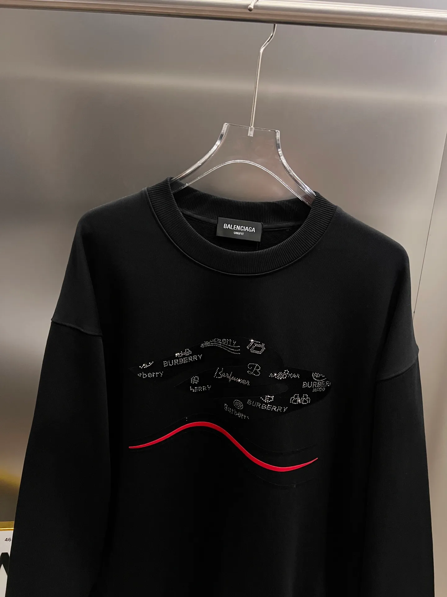 BAL Balenciaga 2026 Autumn and Winter New Arrival Round Neck Long Sleeve Sweater Classic Logo Hot Drilling Technology Same Style Loose Version for Men and Women S M L XL XXL Five Sizes Color: Black White
